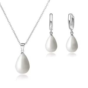 Elegant Silver Pearl Jewelry Set